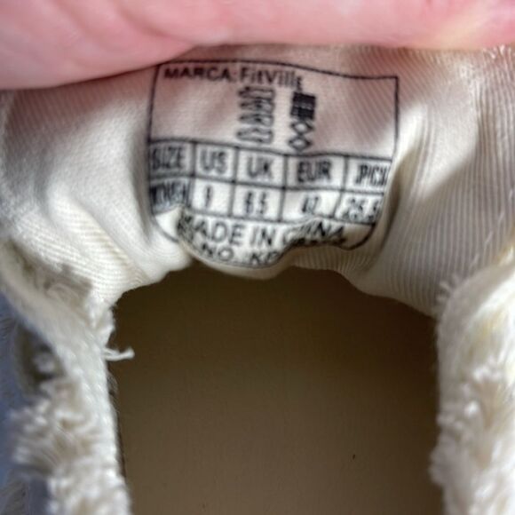 Fitville Marca Ivory Canvas Raw Edge Sneakers Sz 9 - Picture 6 of 7
